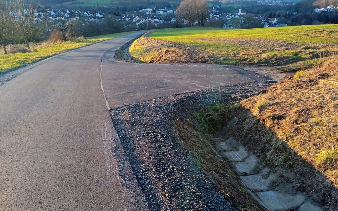 Beliebter und häufig genutzter Flurweg von Schimborn zur Kapelle Maria im Aufgang und zum  Zeltplatz Schimborn wurde prima instand gesetzt