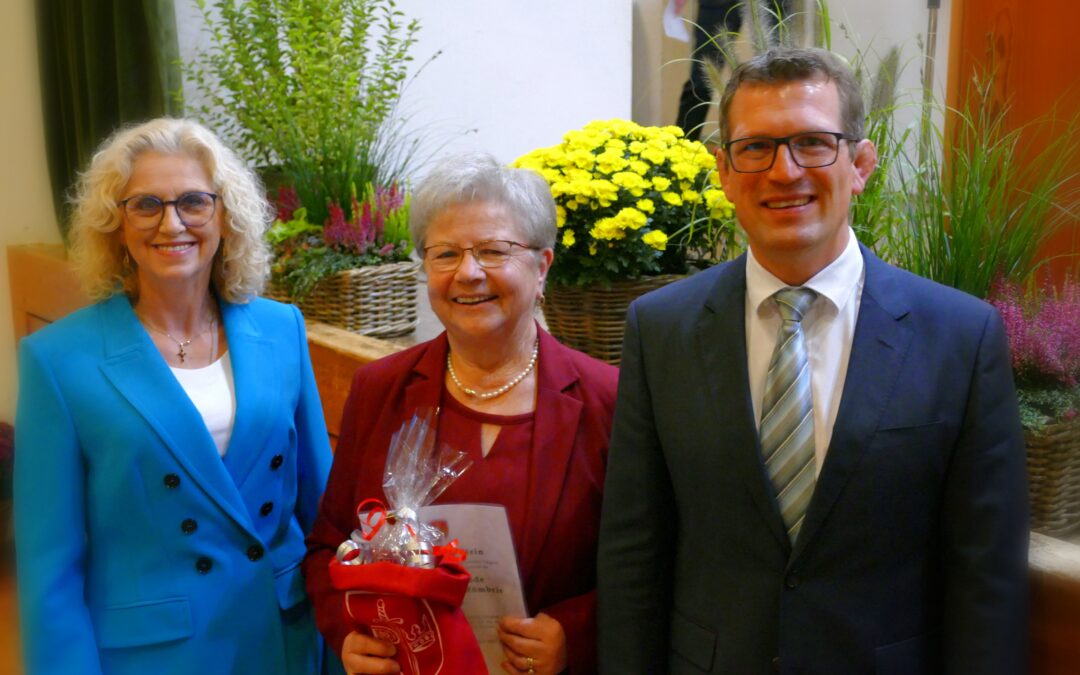 Laudatio zur Ehrung von Helga Stein durch die Marktgemeinde Mömbris am Freitag, den 17. Oktober 2025 – Verfasserin: Claudia Papachrissanthou